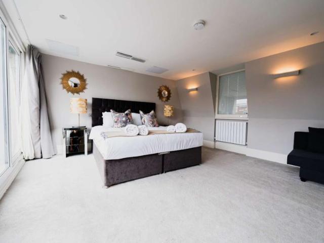 Apartment for rent in Lyons, Greater London