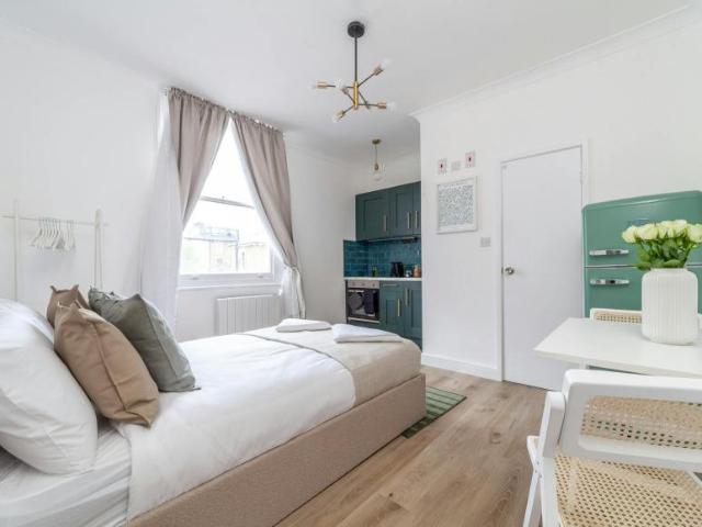 Apartment for rent in Brownswood Park, Stoke Newington