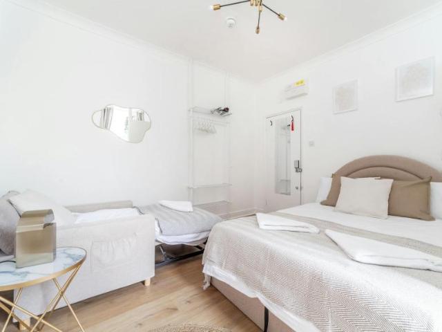 Apartment for rent in Brownswood Park, Stoke Newington
