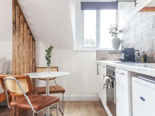 Apartment for rent in Brownswood Park, Stoke Newington