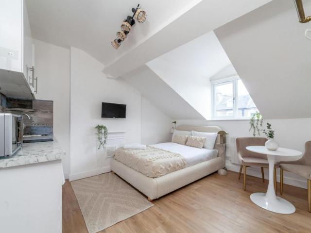 Apartment for rent in Brownswood Park, Stoke Newington