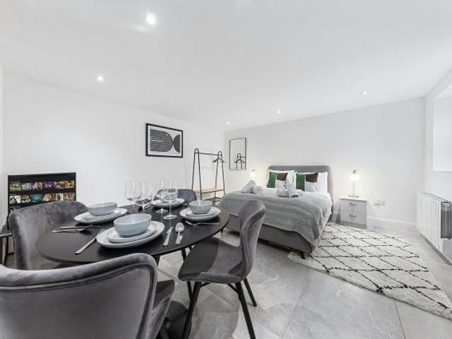 Apartment for rent in Woodside Park, Greater London