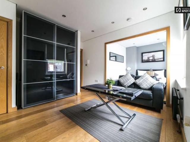 Apartment for rent in Lyons, Greater London