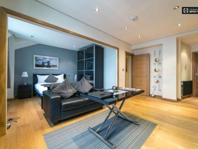 Apartment for rent in Lyons, Greater London