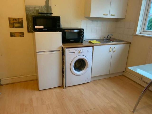 Apartment for rent in Lyons, Greater London