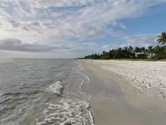 Condo for sale in Naples
