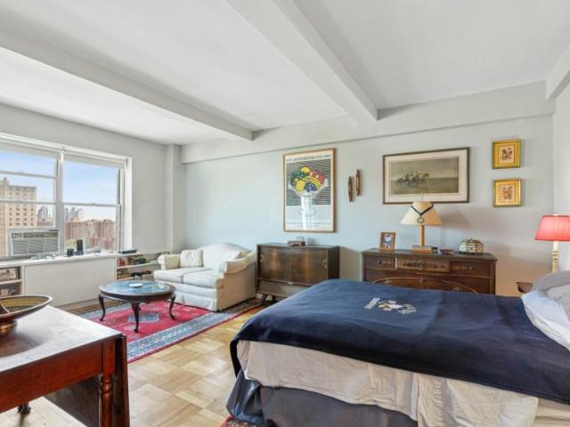 Apartment for sale in Arverne, New York