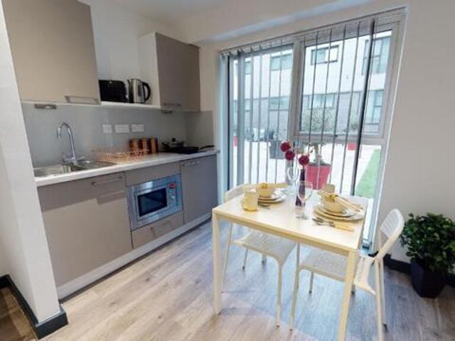 Apartment for sale in Spring Park, Luton
