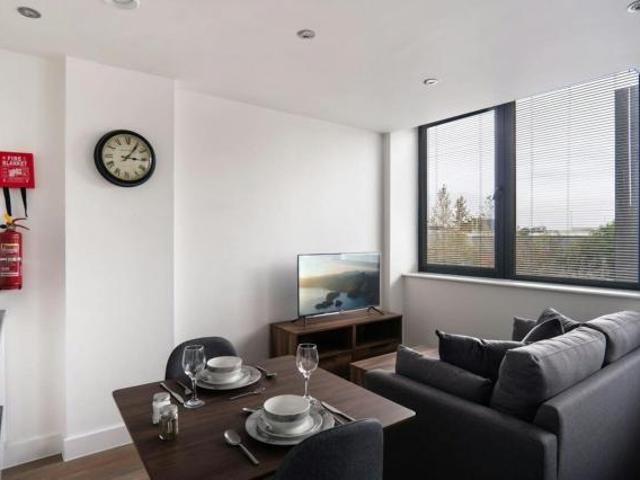 Apartment for rent in Gorse Hill, Trafford Park