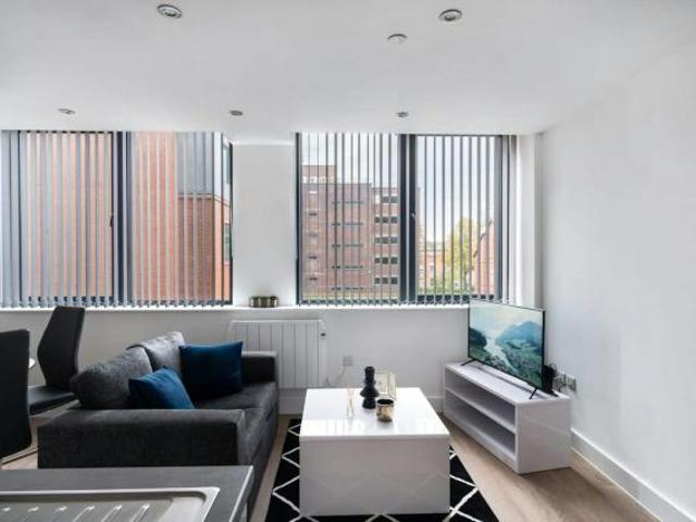 Apartment for rent in Gorse Hill, Trafford Park