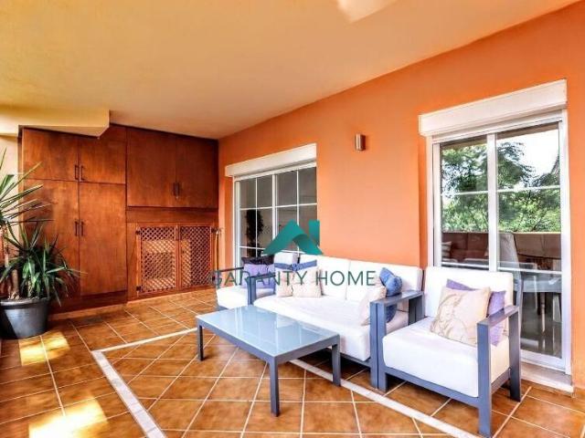 Apartamento en alquiler en Elviria, Marbella