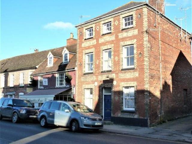 Apartment for sale in Marlborough, Easton Royal