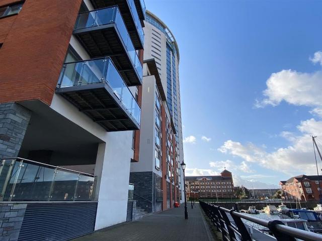 Apartment for rent in Nangreaves, Wales
