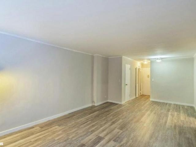 Apartment for sale in Arverne, New York