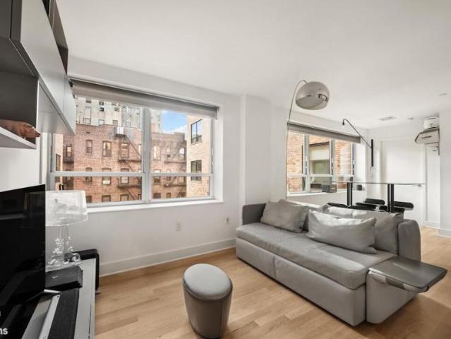 Apartment for sale in Arverne, New York