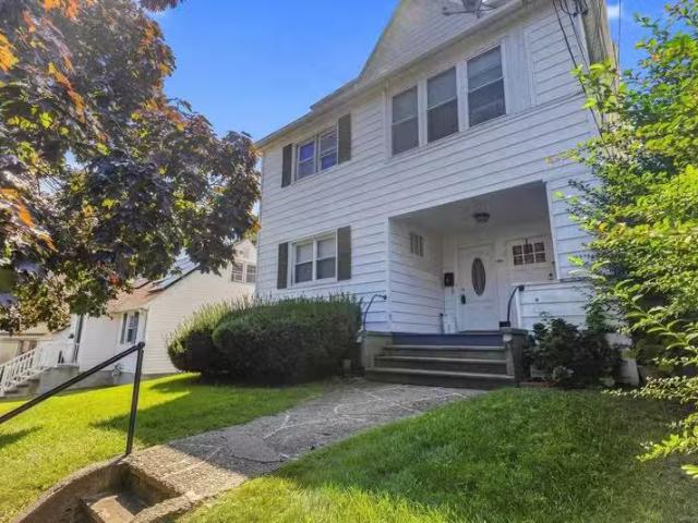 House for rent in Trumbull