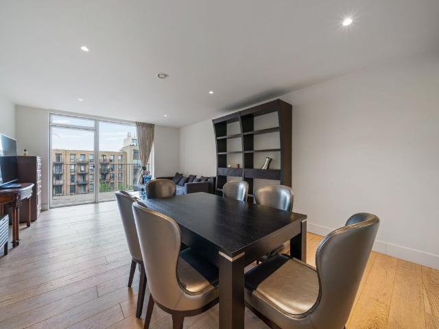 House for rent in North Kensington, Greater London