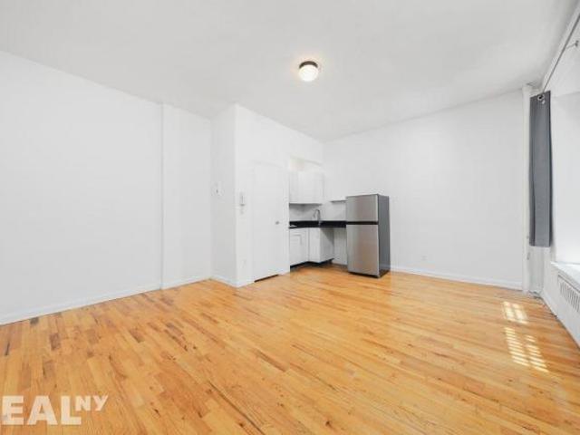 Apartment for sale in Arverne, New York