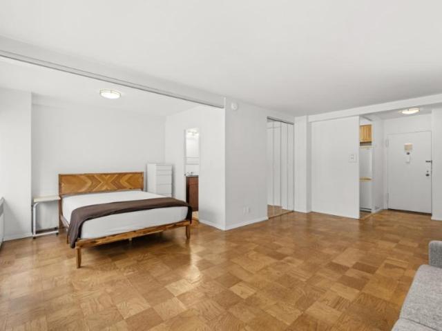 Apartment for sale in Arverne, New York