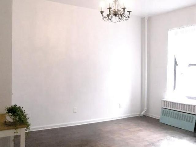 Apartment for sale in Arverne, New York