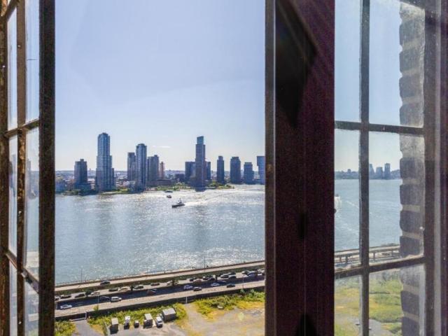 Apartment for sale in Arverne, New York