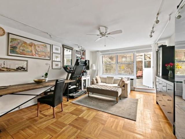 Apartment for sale in Arverne, New York