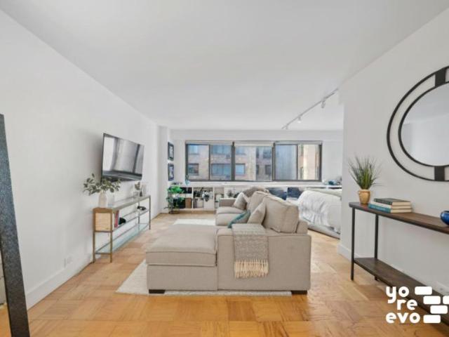 Apartment for sale in Arverne, New York