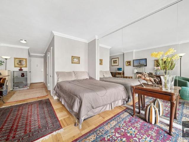 Apartment for sale in Arverne, New York