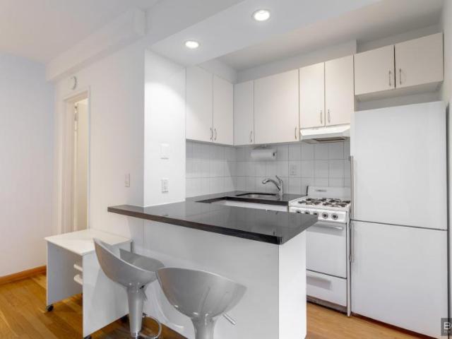 Apartment for sale in Arverne, New York