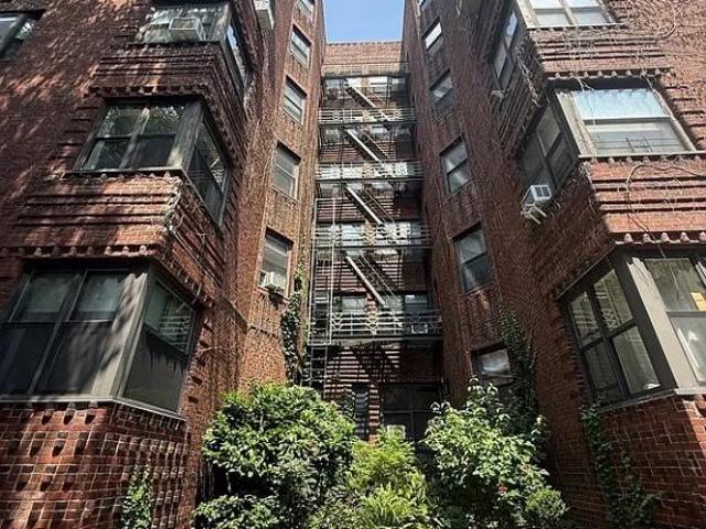 Apartment for sale in Arverne, New York
