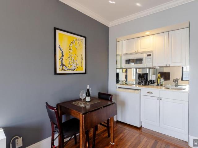 Apartment for sale in Arverne, New York