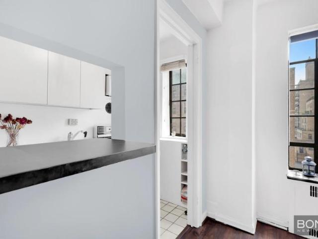 Apartment for sale in Manhattan Community Board 6, New York