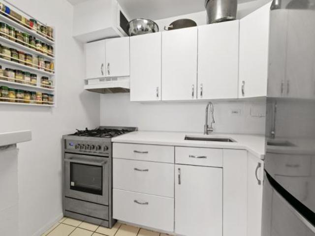 Apartment for sale in Arverne, New York