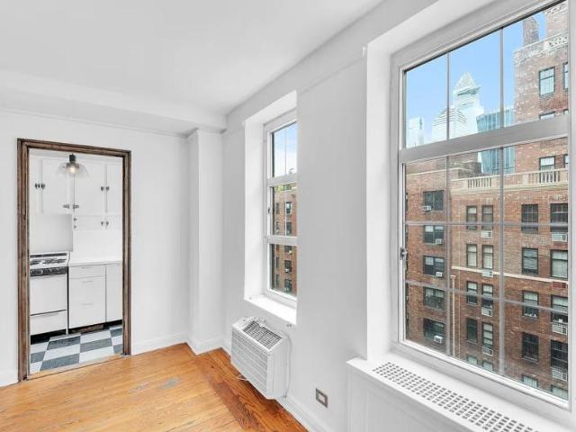 Apartment for sale in Arverne, New York