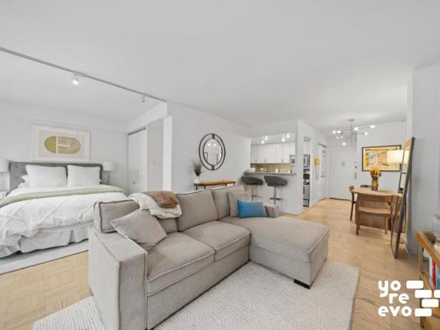 Apartment for sale in Arverne, New York
