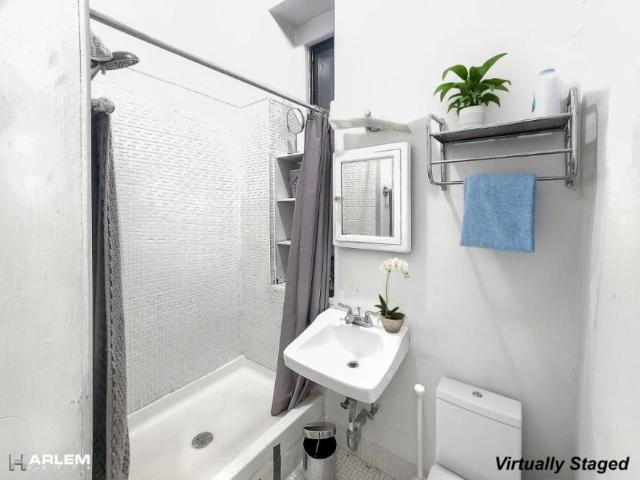 Apartment for sale in Arverne, New York