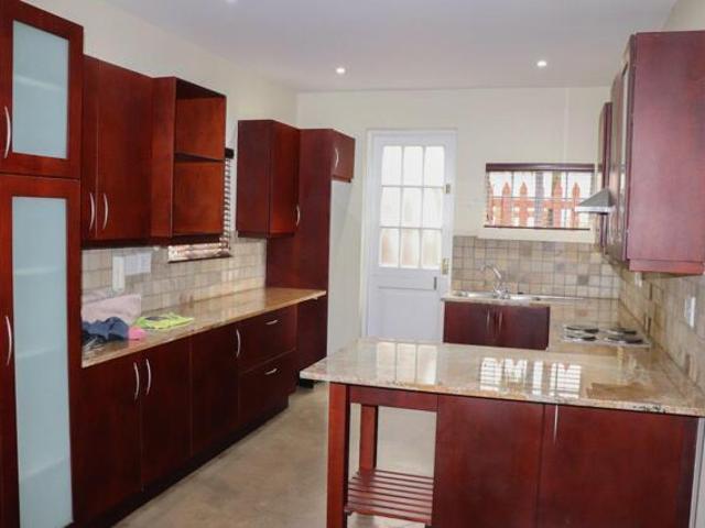 Apartment for rent in City Of Johannesburg Metro, Rosebank