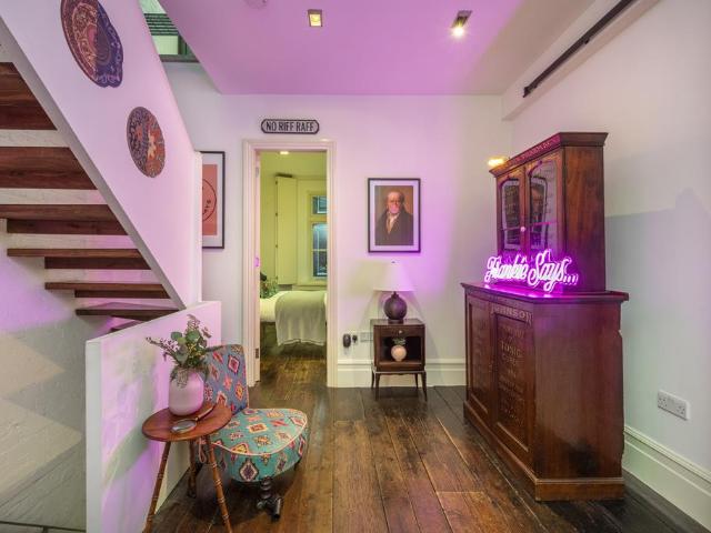 Apartment for rent in The Borough, Cat Hill