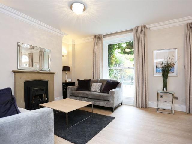 Apartment to rent in Bluebell, North Tipperary