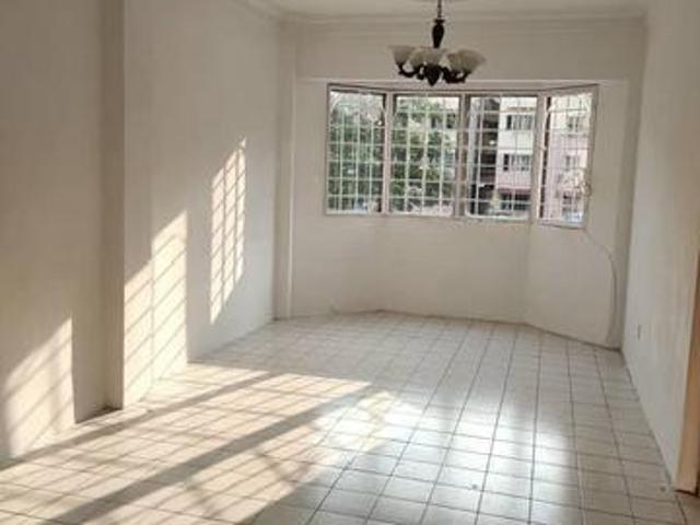 Apartment for sale in Petaling, Damansara Damai