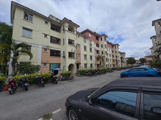 Apartment for sale in Tanjong Sepat, Selangor