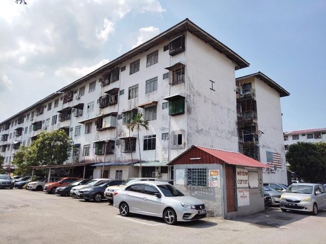 Flat for sale in Petaling, Subang Jaya