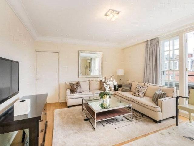 Apartment for rent in Mayfair, Greater London
