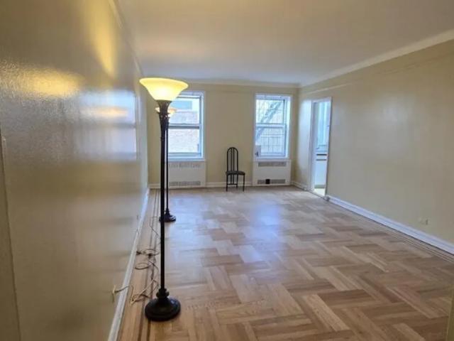 Apartment for sale in Queens, Arverne