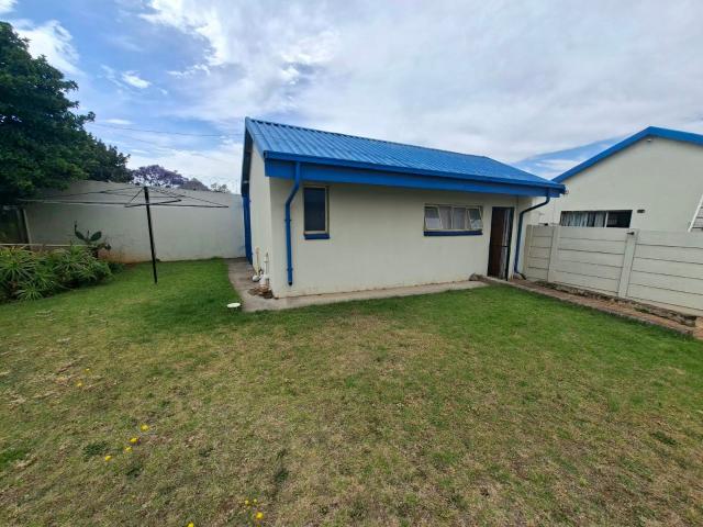 Apartment for rent in Quellieriepark, Mogale City Local Municipality