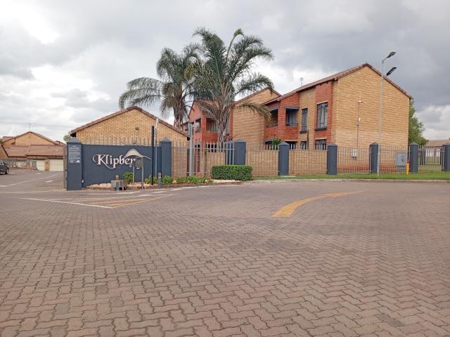 Apartment for rent in Wapadrand Security Village, City of Tshwane Metropolitan Municipality