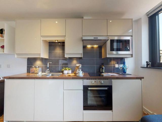 Apartment for rent in Little Woodhouse, Leeds