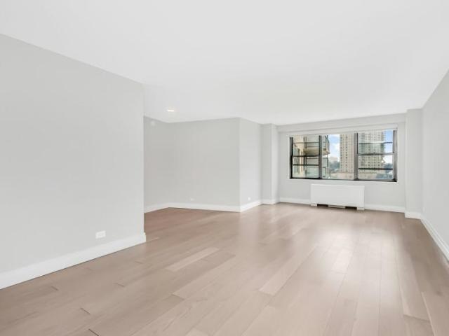 Apartment for sale in The Bronx, Arverne