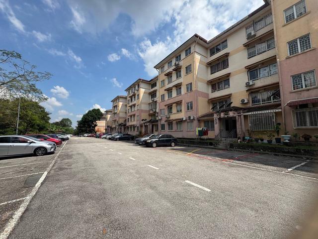 Apartment for sale in Petaling, Damansara Damai