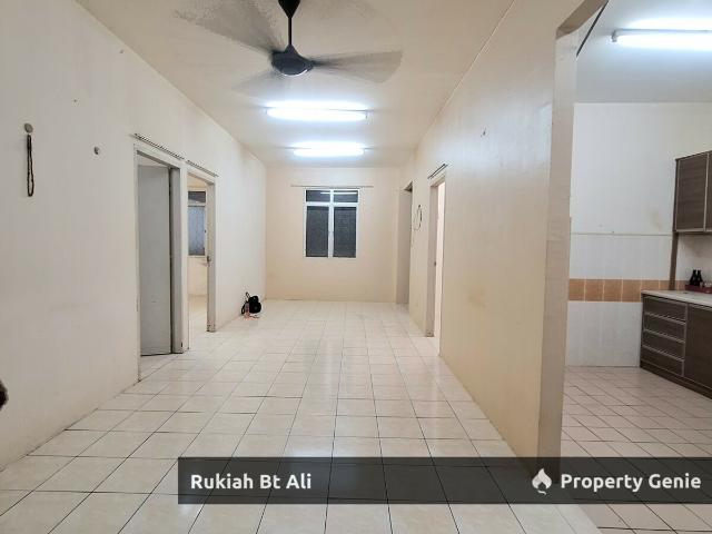 Apartment for sale in Sendayan Village, Negeri Sembilan